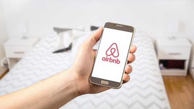 ES patērētāju tiesību aizsardzība: “Airbnb” apņemas ievērot Eiropas Komisijas un ES patērētāju tiesību aizsardzības iestāžu prasības