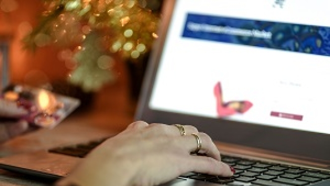 Starptautiskajā patērētāju dienā PTAC aicina interneta veikalus nemaldināt patērētājus, norādot preču cenas un piemērotās atlaides, un tādējādi veidot digitālo pasauli, kurai patērētāji var uzticēties